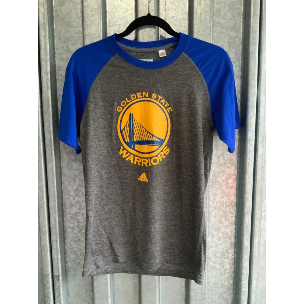 10/$25🛍 Adidas Woman’s Warriors Top Sz S
